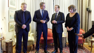 Επίσκεψη Μητσοτάκη - Χέρτζογκ στο σπίτι δολοφονημένου Έλληνα, Ιωνά Καρούση