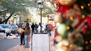 Πώς κινείται η αγορά ενόψει των εορτών - «Φρένο» στα έξοδα από τους καταναλωτές