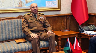 Συντριβή αεροσκάφους έξω από την Άγκυρα: Ποιος ήταν ο λίβυος αντιστράτηγος αλ Χαντάντ