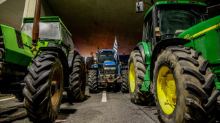 Αγρότες: Κομβόι με τρακτέρ στην πόλη της Καλαμάτας - Κλειστός ο κόμβος Θουρίας