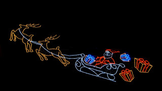 Ο Άγιος Βασίλης ξεκίνησε το ταξίδι του - Live η πορεία του έλκηθρού του