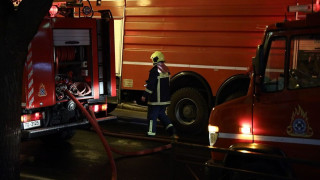 Αυτοκίνητο τυλίχθηκε στις φλόγες στην οδό Μαυροματαίων - Διακόπηκε η κυκλοφορία