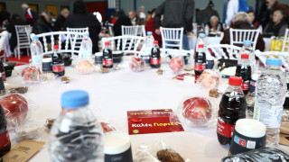 Χριστουγεννιάτικο Γεύμα Αγάπης από τον Δήμο Αθηναίων παρουσία του Χάρη Δούκα
