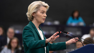 Το μήνυμα της φον ντερ Λάιεν για τα Χριστούγεννα: «Σας στέλνουμε την αγάπη μας»