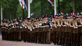 Η Βρετανία εισάγει την «ετήσια δοκιμή» για να ενισχύσει τις προσλήψεις στις ένοπλες δυνάμεις