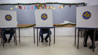 Κόσοβο: Ξεκάθαρο προβάδισμα του κυβερνώντος κόμματος με βάση τα πρώτα επίσημα αποτελέσματα