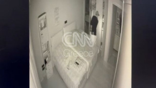 Ληστείες σε Φιλοθέη, Ψυχικό: Βίντεο δείχνει τον ληστή να μπαίνει στα σπίτια και να ψάχνει χρήματα