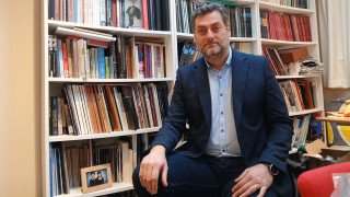 «Κυνηγός» πολιτιστικών θησαυρών: Ο Έλληνας αρχαιολόγος που «πολεμά» τους αρχαιοκάπηλους