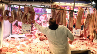 Πιο ακριβό το πρωτοχρονιάτικο τραπέζι - Πώς οι ανατιμήσεις αλλάζουν το «μενού» των νοικοκυριών