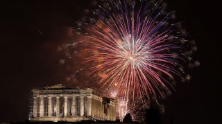 2026: Ευχές για υγεία, ειρήνη και ευημερία στη σκιά των παγκόσμιων προκλήσεων