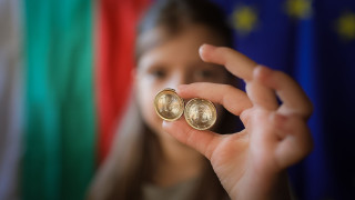 Αποχαιρετά το 2025, αποχαιρετά και το λέβα: Η Βουλγαρία υποδέχεται το ευρώ με drone σόου