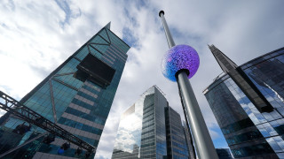 Η Times Square υποδέχεται την Πρωτοχρονιά με μία νέα εντυπωσιακή μπάλα