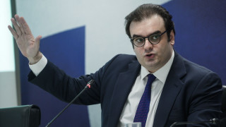 «Νέες βάσεις για την ελληνική οικονομία το 2025»: Το μήνυμα Πιερρακάκη για τη χρονιά που φεύγει