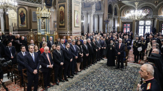 Μητσοτάκης, Τασούλας, Κακλαμάνης και Ανδρουλάκης στη δοξολογία στη Μητρόπολη για τη νέα χρονιά