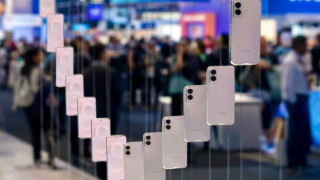 Από την Πρωτοχρονιά του 1993 σε αυτή του 2026 – Η τελευταία αναλογική ευχή πριν όλα γίνουν ψηφιακα