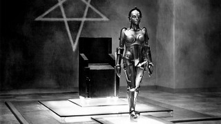 Νέα χρονιά, παλιές... προειδοποιήσεις: Tι μας «δίδαξαν» οι ταινίες που έδειχναν το 2026