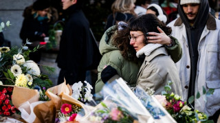 Κραν Μοντανά: Σπαρακτικές σκηνές έξω από το μπαρ που μετατράπηκε σε παγίδα θανάτου για 40 ανθρώπους