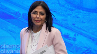 Ποιά είναι η Ντελσί Ροντρίγκες που πήρε τα ηνία της Βενεζουέλας μετά τη σύλληψη Μαδούρο