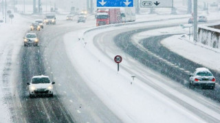 Γαλλία: Φονική καραμπόλα 100 οχημάτων λόγω παγετού - Δύο νεκροί και δεκάδες τραυματίες