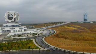 Ασγκαμπάτ: Η κατάλευκη πρωτεύουσα που μοιάζει περισσότερο με σκηνικό παρά με πόλη