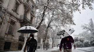 Αλλαγή στο σκηνικό του καιρού - «Πολική φωτοβολίδα» φέρνει χιόνια στην Αττική