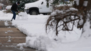 Σπάνια ψυχρή εισβολή στο Μαρόκο: Χιόνι «σκέπασε» δρόμους στην Ούτζα μετά από 25 χρόνια