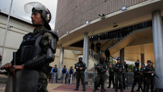 Σοβαρός τραυματισμός βουλευτή στην Ονδούρα - Της πέταξαν εκρηκτικό μηχανισμό στο κεφάλι