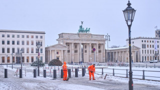 Η κακοκαιρία «Elli» σαρώνει τη Γερμανία - Σοβαρά προβλήματα στις μετακινήσεις