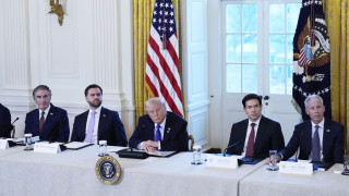 Σύσκεψη στο Λευκό Οίκο με πετρελαϊκούς κολοσσούς - Τραμπ: «Ασφαλείς οι επενδύσεις στη Βενεζουέλα»