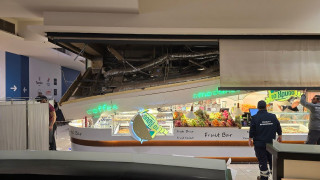 Θεσσαλονίκη: Κατέρρευσε τμήμα ψευδοροφής καταστήματος σε εμπορικό κέντρο - Μία τραυματίας