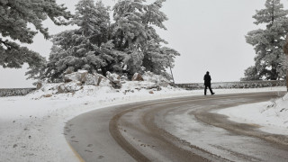 Καιρός: Ξεκινά η ψυχρή εισοβλή με πτώση της θερμοκρασίας, καταιγίδες, θυελλώδεις βοριάδες και χιόνια