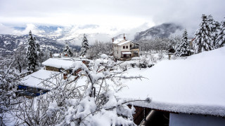 Στην κατάψυξη η χώρα: «Βουτιά» στους -15 έκανε ο υδράργυρος, ποιες περιοχές ντύθηκαν στα «λευκά»