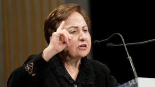 Στοχευμένη δράση των ΗΠΑ κατά του Χαμενεΐ, προτείνει η Ιρανή νομπελίστρια Ειρήνης Σιρίν Εμπαντί