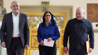 Βενεζουέλα: Η Ροντρίγεζ προωθεί μεταρρυθμίσεις στο πετρέλαιο και άνοιγμα σε ξένες επενδύσεις