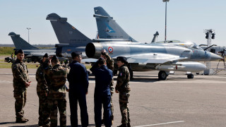 Στη Γροιλανδία έφτασαν οι πρώτοι Γάλλοι στρατιώτες - Έκτακτη σύσκεψη υπό τον Μακρόν