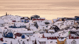 «Μας προκαλεί σοβαρή ανησυχία» λέει η Μόσχα για την παρουσία στρατιωτών του ΝΑΤΟ στη Γροιλανδία