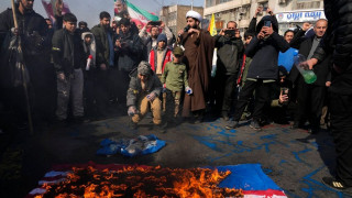 Ιράν: Οι διαβουλεύσεις ΗΠΑ - Ισραήλ, η εμπλοκή Πούτιν και η... επιστροφή του εξόριστου Παχλαβί