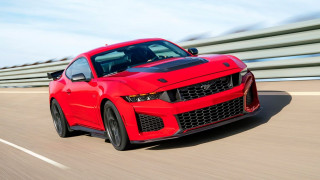 Η νέα Ford Mustang Dark Horse SC έχει αγωνιστικό DNA