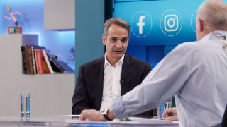 Μητσοτάκης για Emily in Paris: Μπορεί και «in Athens» - Ίσως η έκτη σεζόν να επιφυλάσσει εκπλήξεις