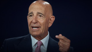 Φωτογραφία δείχνει τον πρέσβη των ΗΠΑ στη Τουρκία να «προεδρεύει» σε σύσκεψη στο υπουργείο Άμυνας