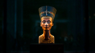 Διάσημος αρχαιολόγος δηλώνει ότι βρίσκεται κοντά στην ανακάλυψη του τάφου της Νεφερτίτης