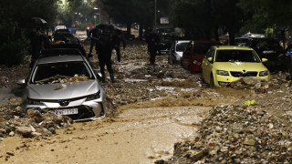 Φονική κακοκαιρία: Δύο νεκροί σε Γλυφάδα και παράλιο Άστρος - Εικόνες χάους και καταστροφής