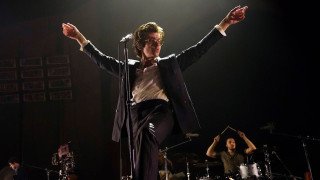 Νέο τραγούδι για καλό σκοπό προαναγγέλλουν οι Arctic Monkeys