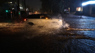 Κακοκαιρία στην Αττική: Εκτροπές κυκλοφορίας σε Μοσχάτο, Πειραιά, Κερατσίνι, Σπάτα, Νέα Μάκρη