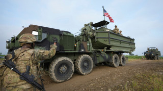 Οι ΗΠΑ μεταφέρουν 7000 κρατουμένους του ISIS από τη Συρία στο Ιράκ