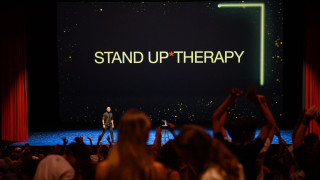 Stand Up Therapy «Από Μηχανής Άνθρωπος» στο Θέατρο Αθηνά