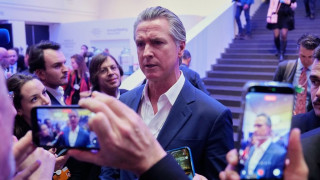 «Η κυβέρνηση Τραμπ κατέστρεψε 80 χρόνια συμμαχιών», λέει ο κυβερνήτης της Καλιφόρνιας