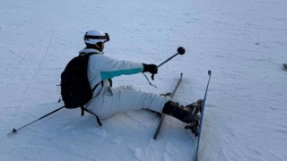 «Γύρνα το σε snowboard»: Η απάντηση Μητσοτάκη σε σκιέρ στα Καλάβρυτα