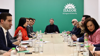 Εντείνονται οι τριβές στο ΠΑΣΟΚ για τις μετεκλογικές συνεργασίες ενόψει του συνεδρίου