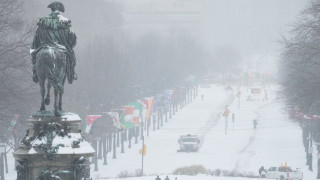 Πρωτοφανής χιονοθύελλα σαρώνει τις ΗΠΑ: Χωρίς ρεύμα 900.000 νοικοκυριά- Ακυρώθηκαν 15.000 πτήσεις